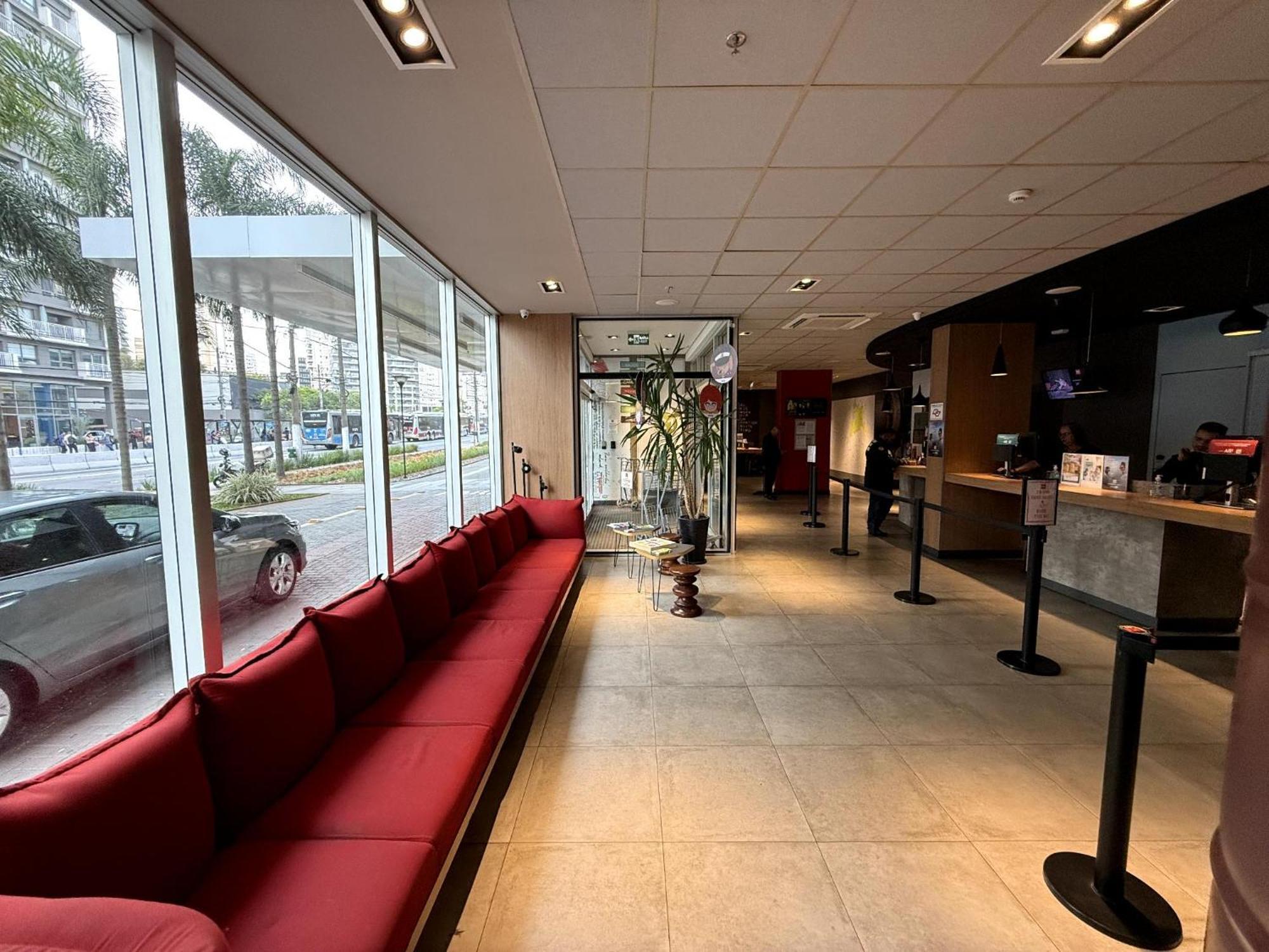 Отель Ibis Sao Paulo Ibirapuera Экстерьер фото