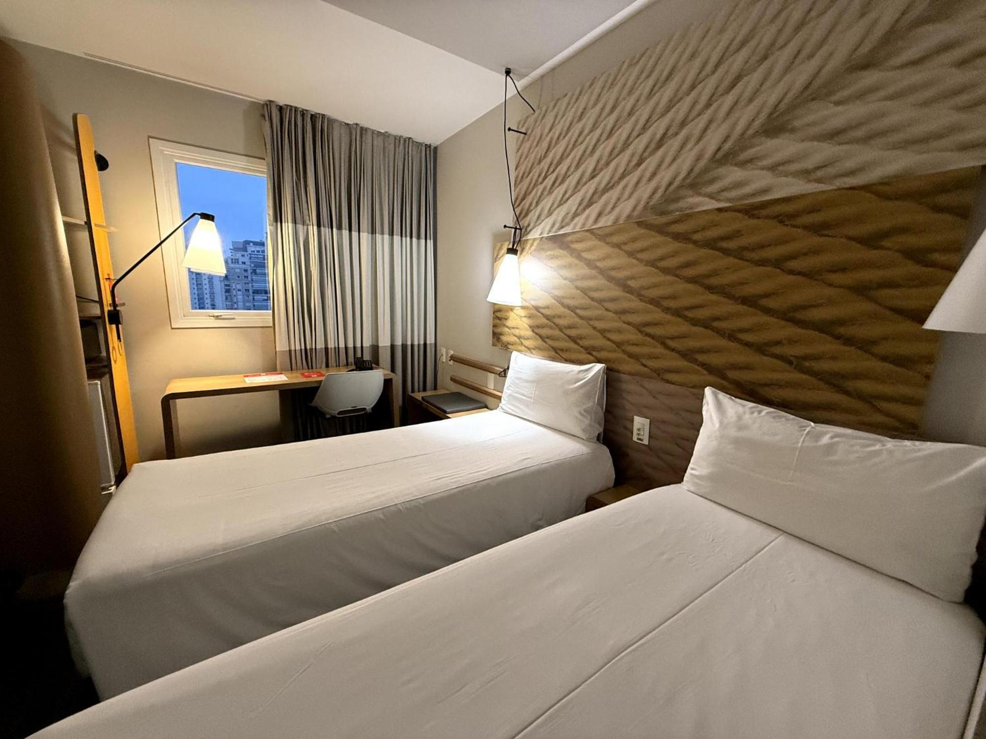 Отель Ibis Sao Paulo Ibirapuera Экстерьер фото